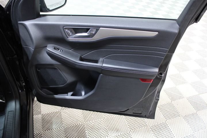 Used 2021 Ford Escape SE image 21