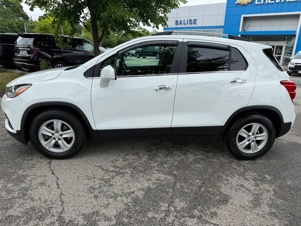 Used 2020 Chevrolet Trax LT w/ LT Convenience Package FWD image 2