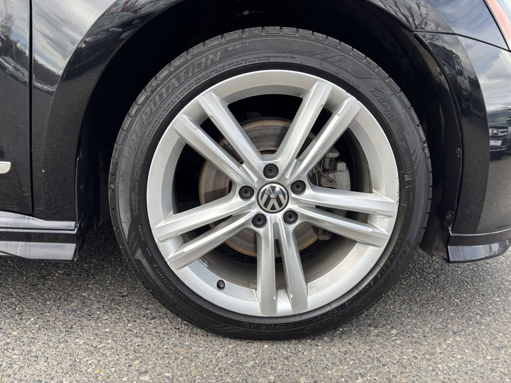 Used 2015 Volkswagen Passat TDI SEL Premium image 9