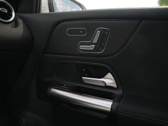 Certified 2026 Mercedes-Benz GLA 250 4MATIC image 31