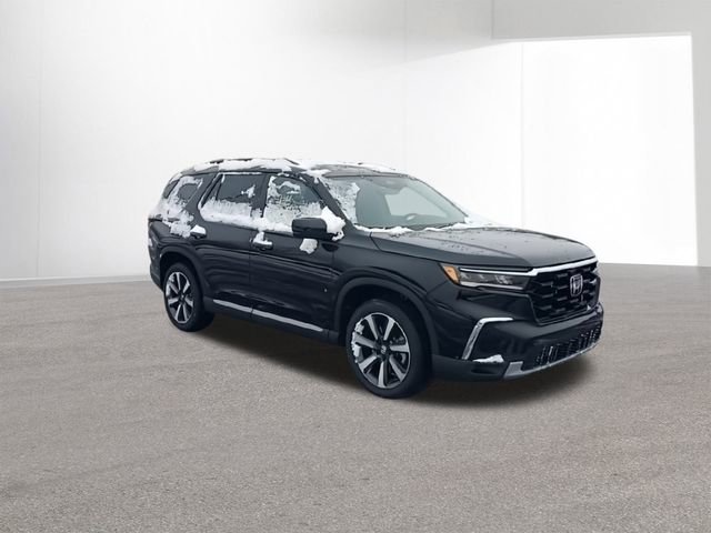 New 2025 Honda Pilot Touring image 2