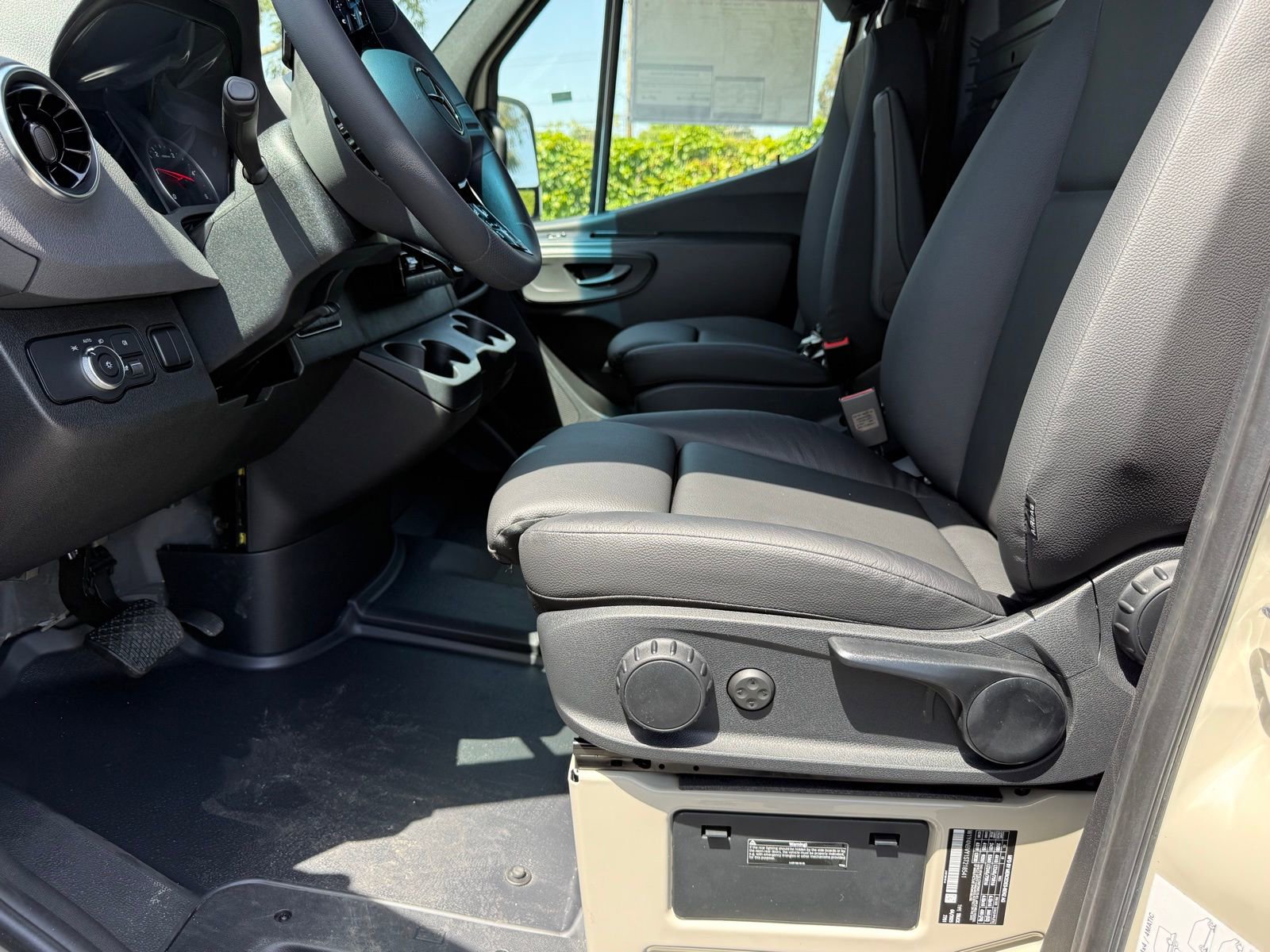 New 2025 Mercedes-Benz Sprinter 2500 image 23