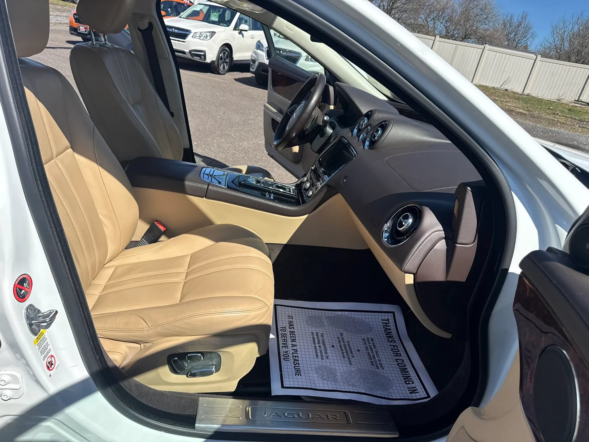 Used 2015 Jaguar XJ RWD image 23