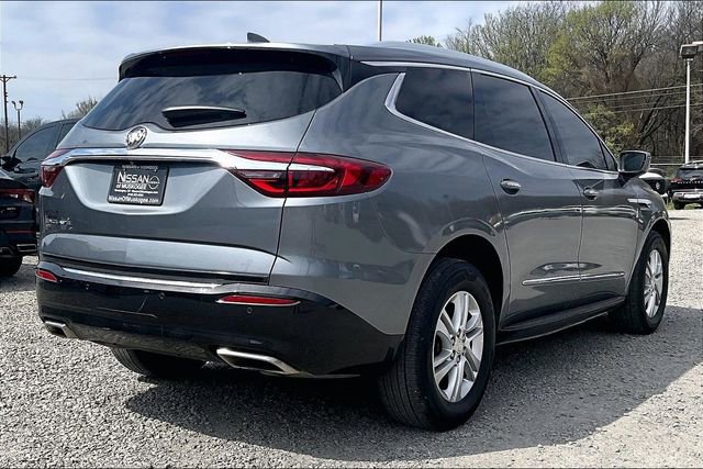 Used 2020 Buick Enclave Essence w/ LPO, Luxury Package image 6