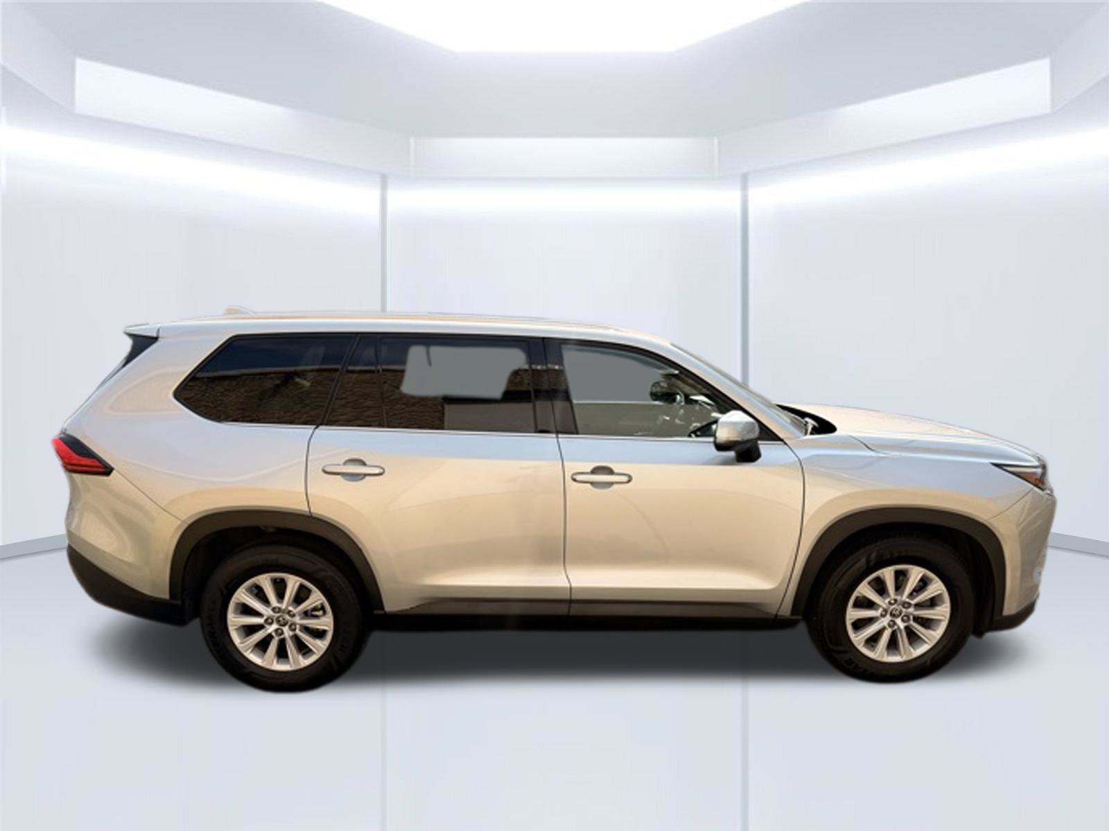 Used 2024 Toyota Grand Highlander AWD image 4