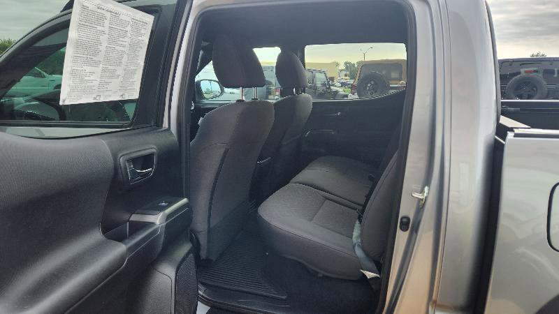 Used 2019 Toyota Tacoma TRD Off-Road AWD/4WD image 8
