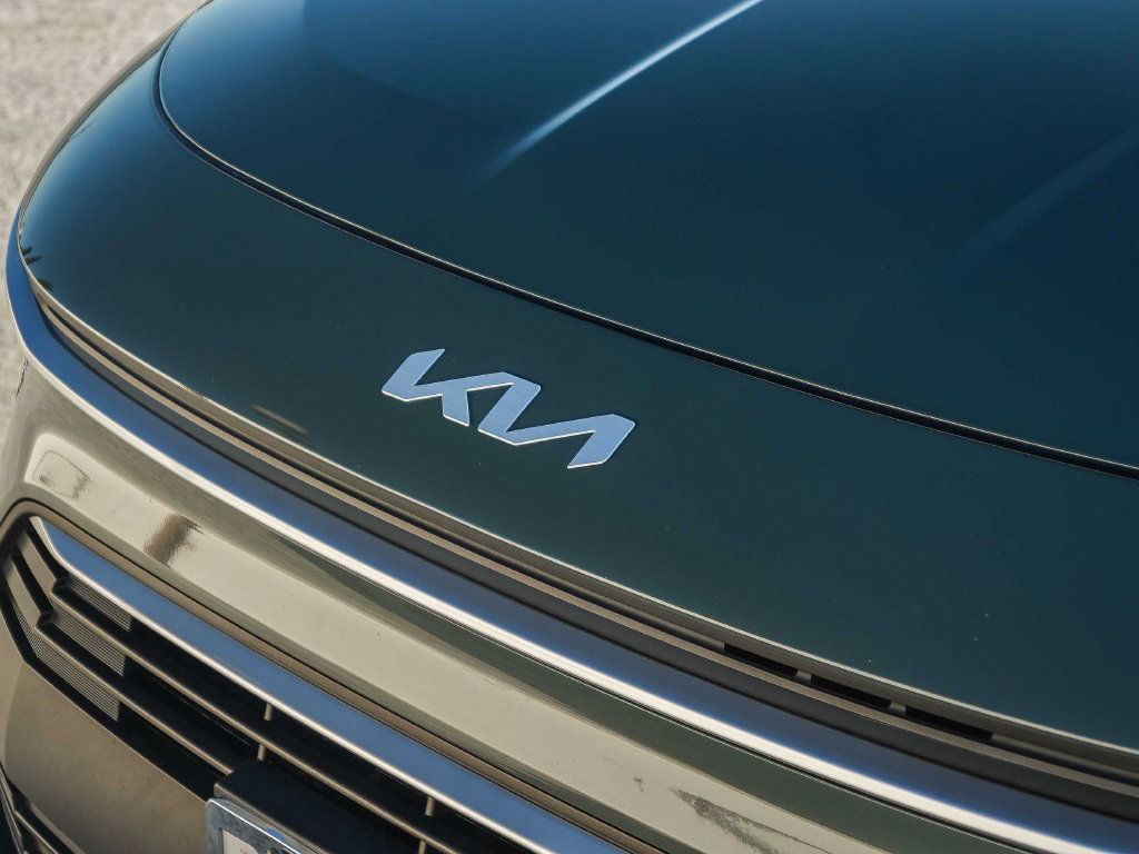 Used 2025 Kia Niro EX FWD image 9