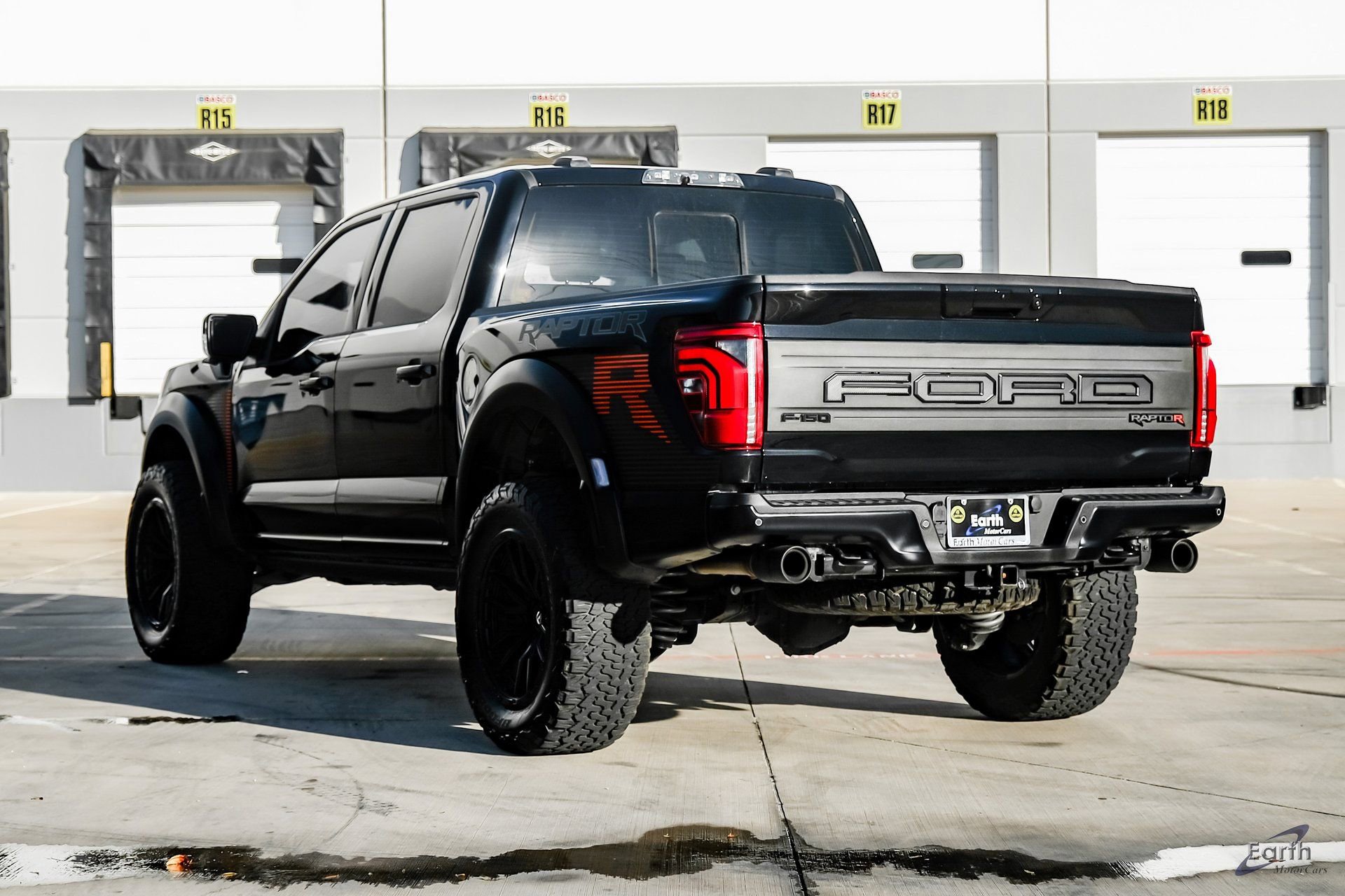 Used 2025 Ford F150 Raptor w/ Equipment Group 803A Raptor R AWD/4WD image 9