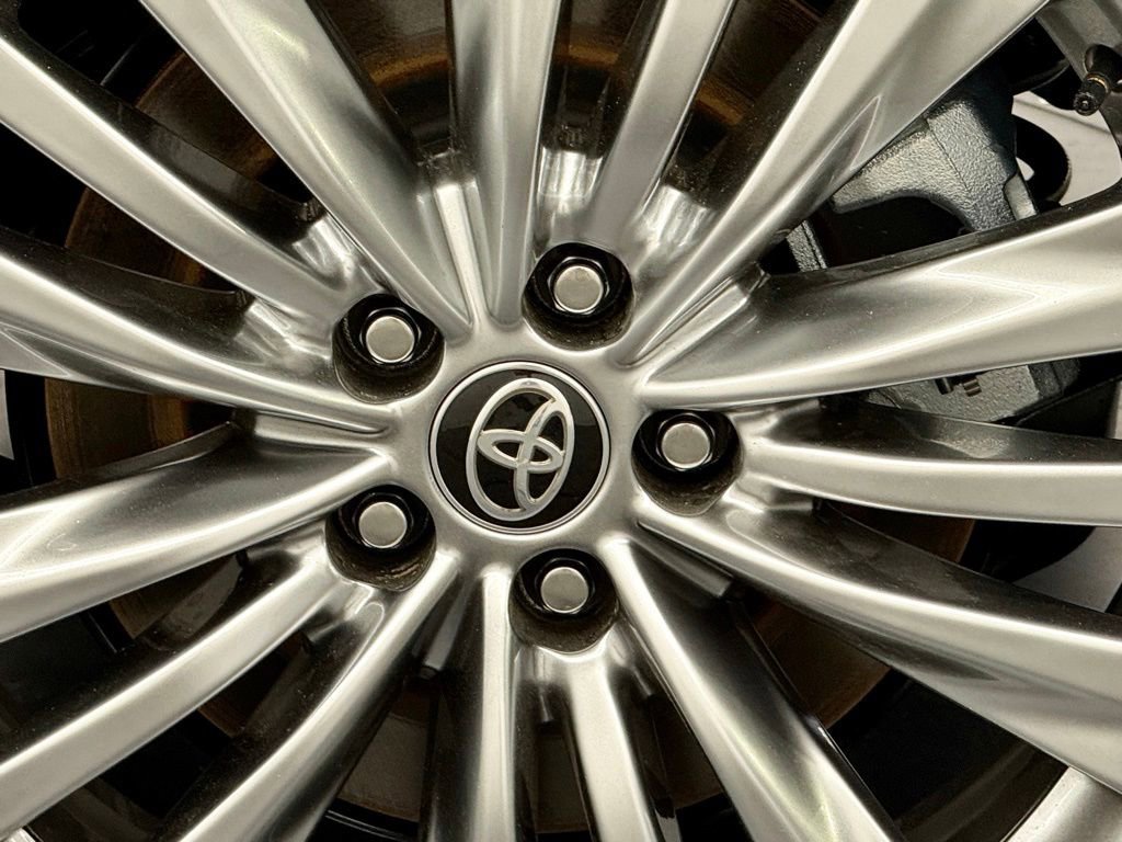 Used 2026 Toyota Highlander Platinum image 15