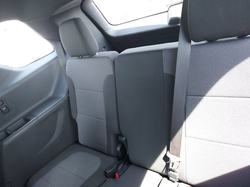 Used 2023 Chevrolet Traverse LT FWD image 28