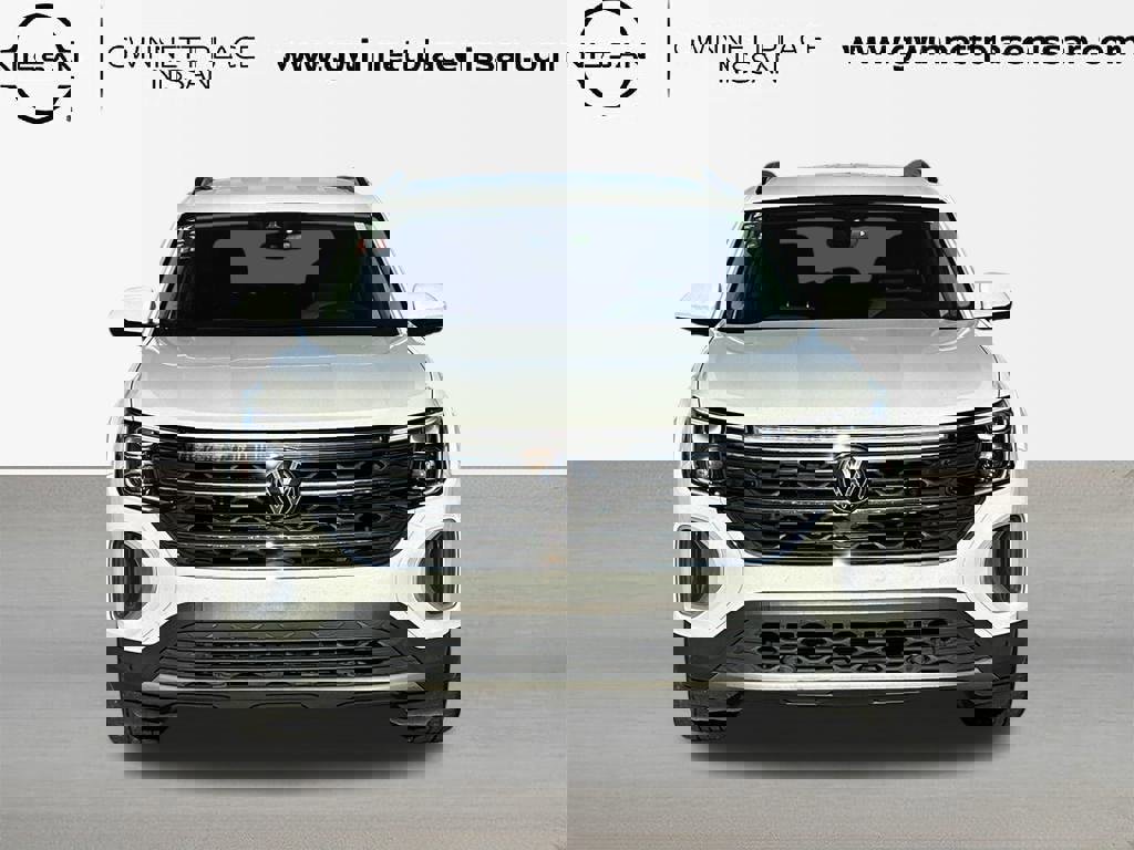 Used 2024 Volkswagen Atlas SE image 2