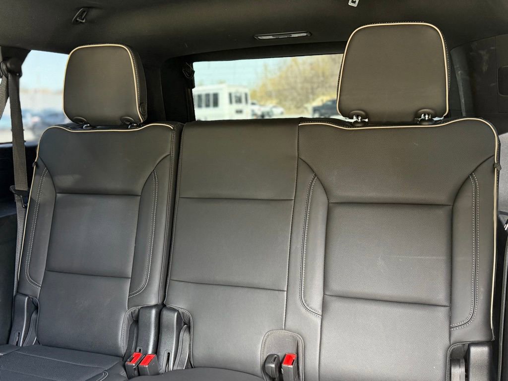 Used 2021 Chevrolet Suburban Premier w/ Premium Package AWD/4WD image 5