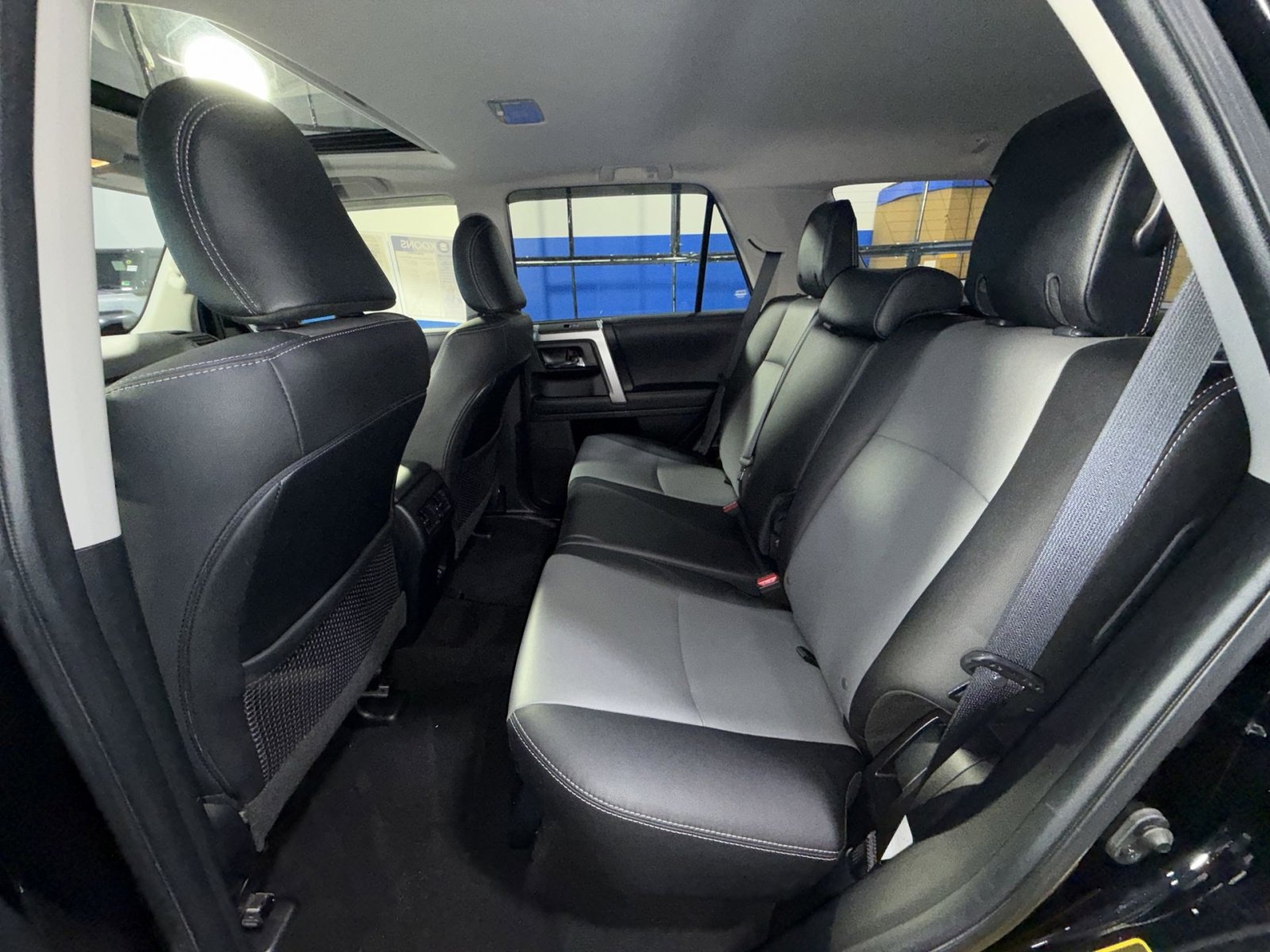 Used 2020 Toyota 4Runner SR5 Premium w/ Moonroof Package AWD/4WD image 30