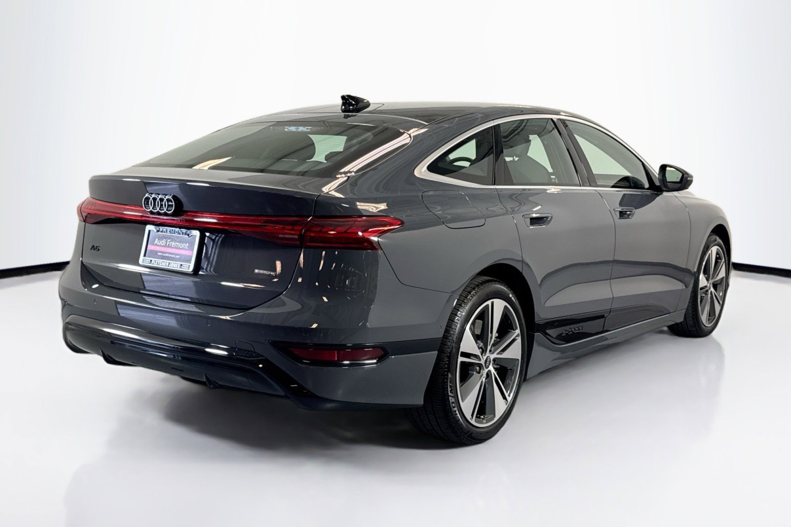 Used 2025 Audi A6 e-tron Premium Plus w/ Premium Plus image 5