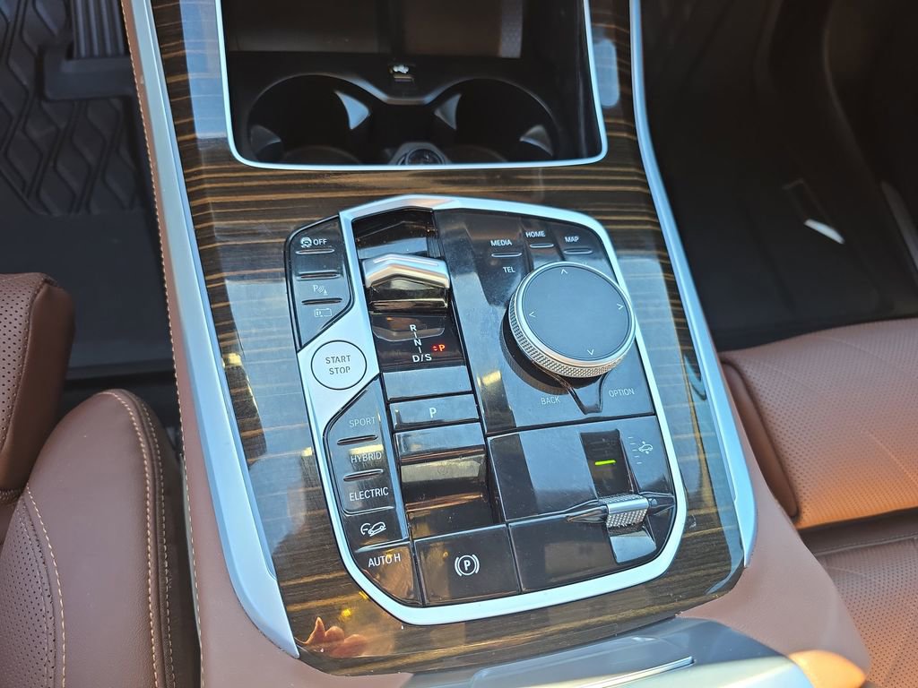 Used 2025 BMW X5 xDrive50e w/ Premium Package image 30