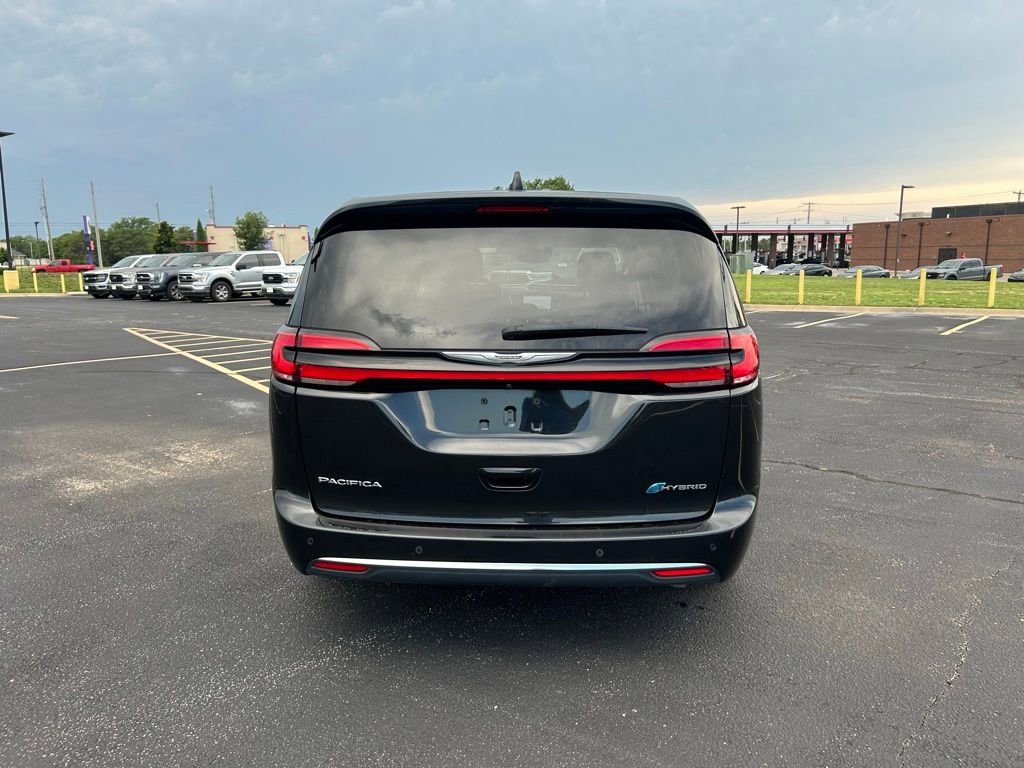 Used 2023 Chrysler Pacifica Touring-L FWD image 10