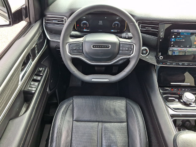 Used 2022 Jeep Wagoneer Series II w/ Premium Group I AWD/4WD image 3