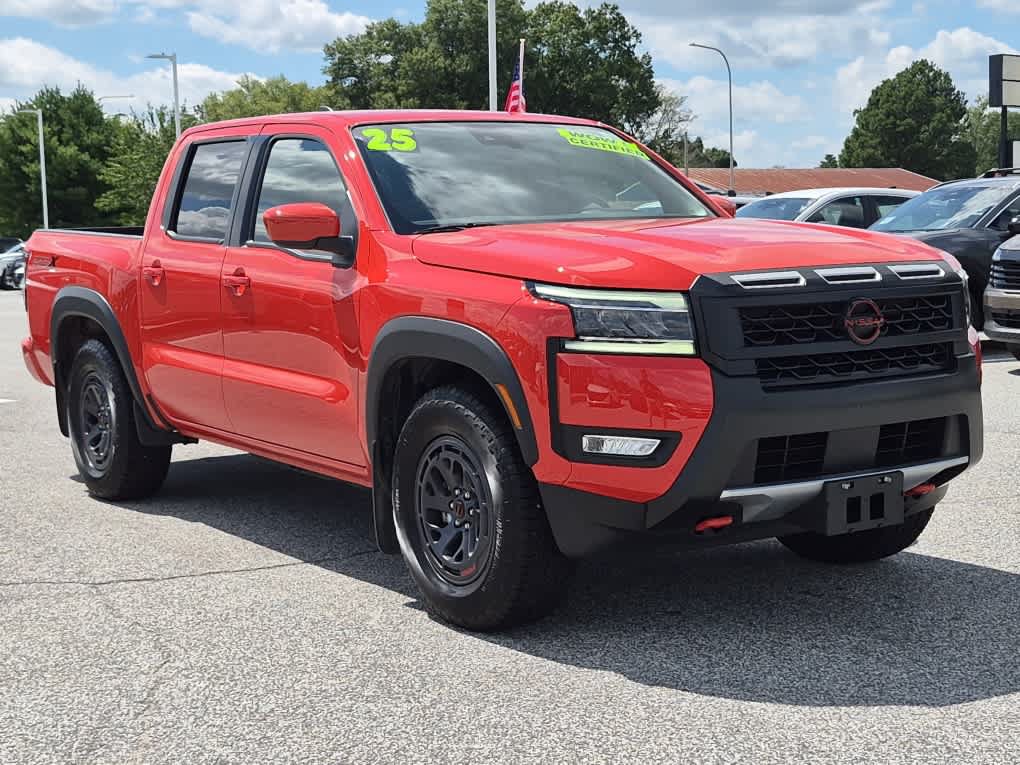 Used 2025 Nissan Frontier Pro-X w/ Tow Package RWD image 2