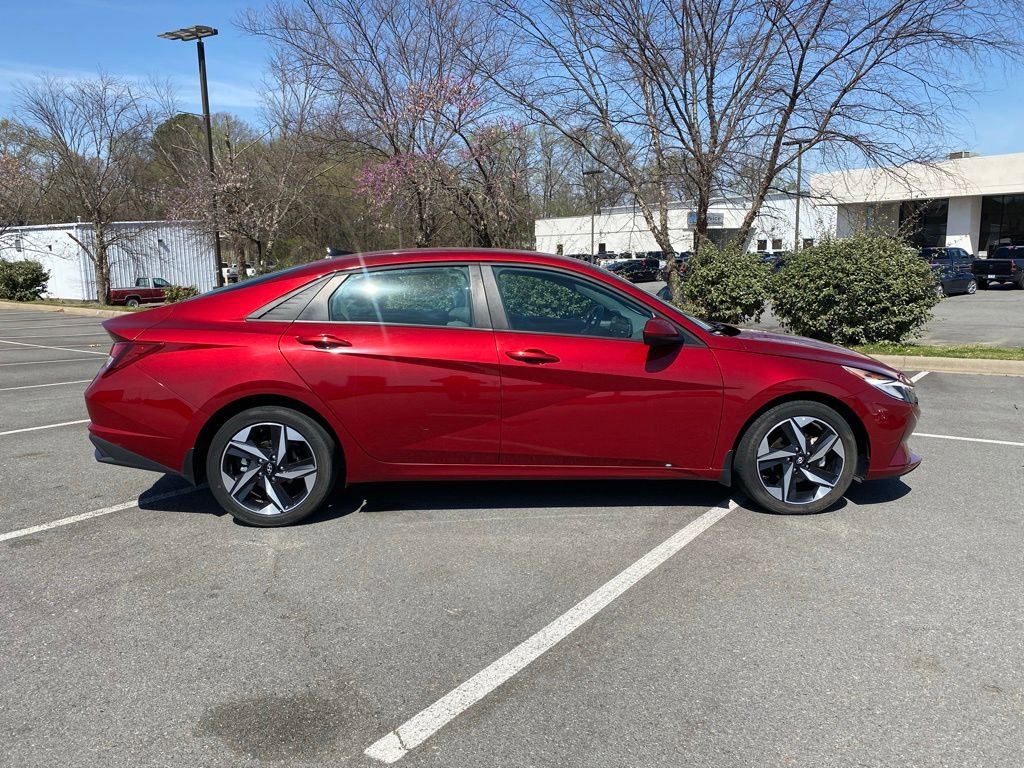 Used 2023 Hyundai Elantra SEL w/ Convenience Package image 8