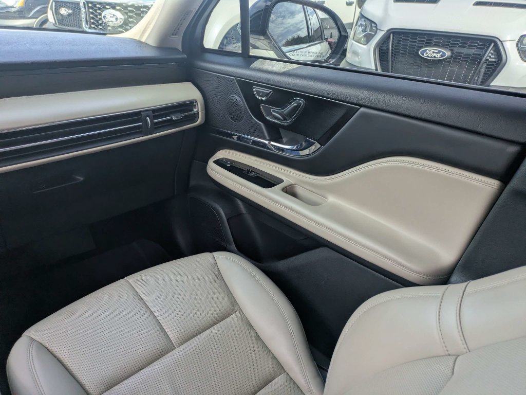 Certified 2025 Lincoln Corsair Grand Touring AWD/4WD image 19