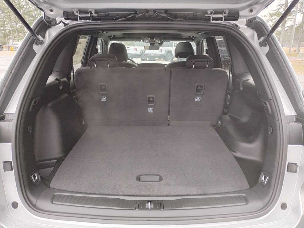 New 2025 Jeep Grand Cherokee 4WD image 15