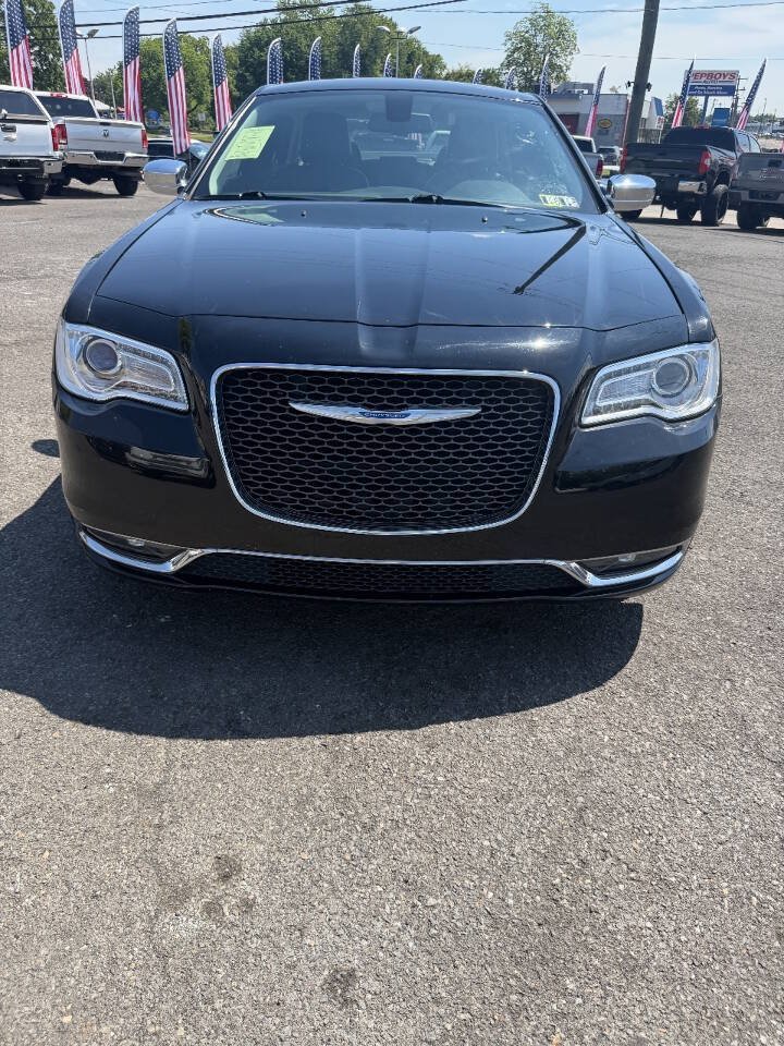 Used 2017 Chrysler 300 C RWD image 29