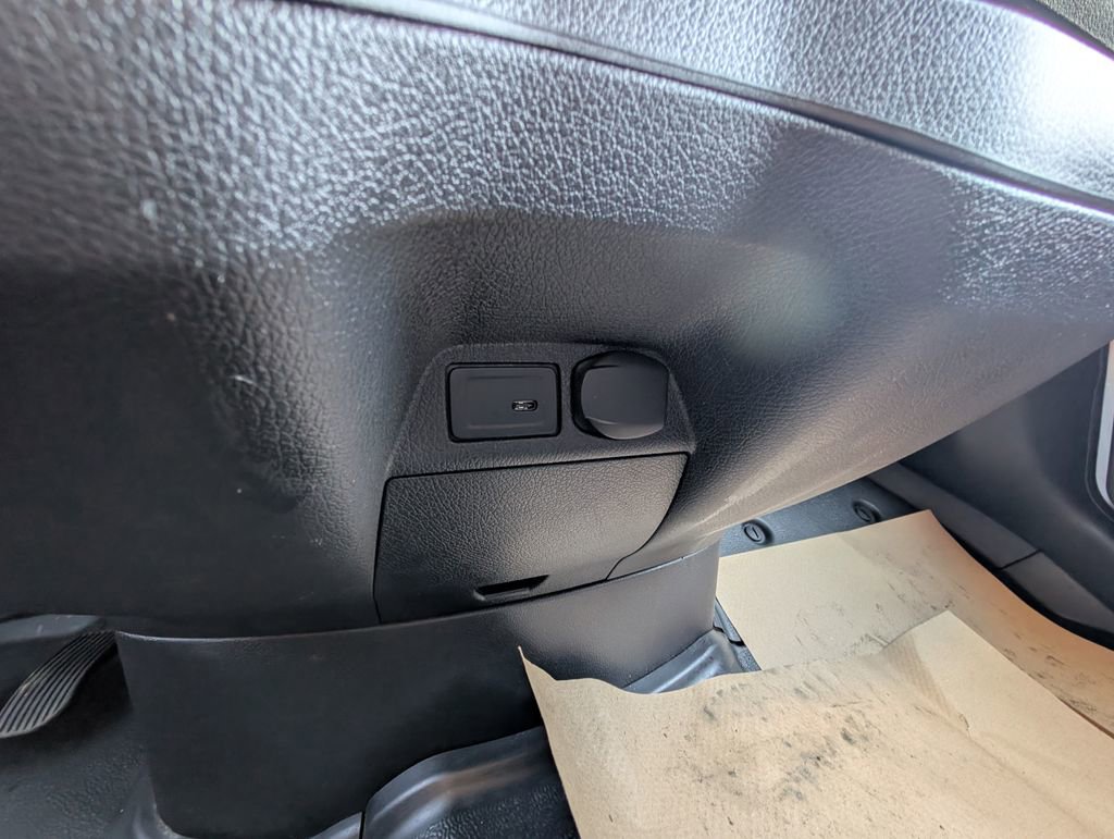 Used 2024 Mercedes-Benz Sprinter 2500 image 38