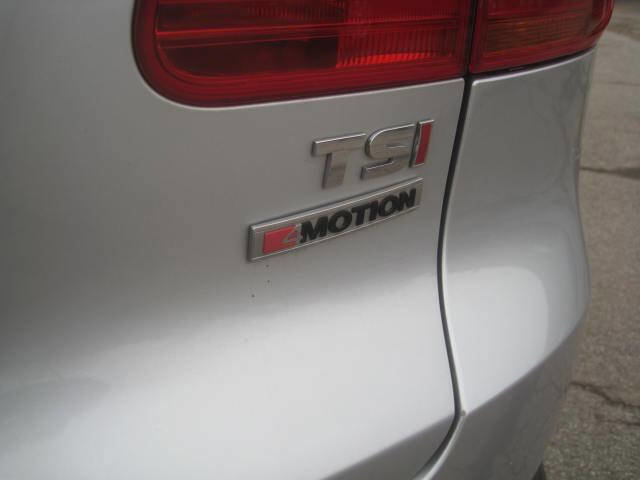 Used 2016 Volkswagen Tiguan S image 11