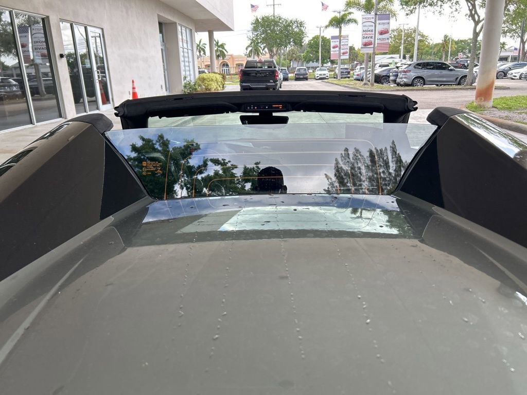 Used 2022 Chevrolet Corvette Stingray Premium Conv w/ Z51 Performance Package RWD image 11