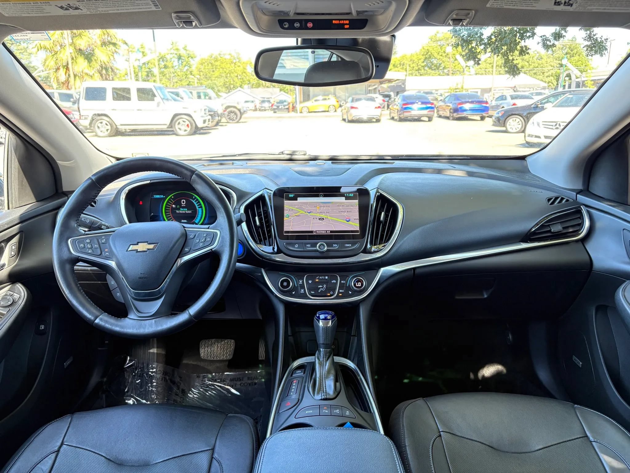 Used 2017 Chevrolet Volt Premier w/ Driver Confidence II Package FWD image 23