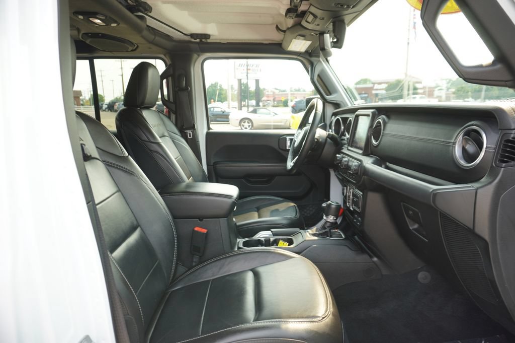 Used 2018 Jeep Wrangler Unlimited Sahara AWD/4WD image 30