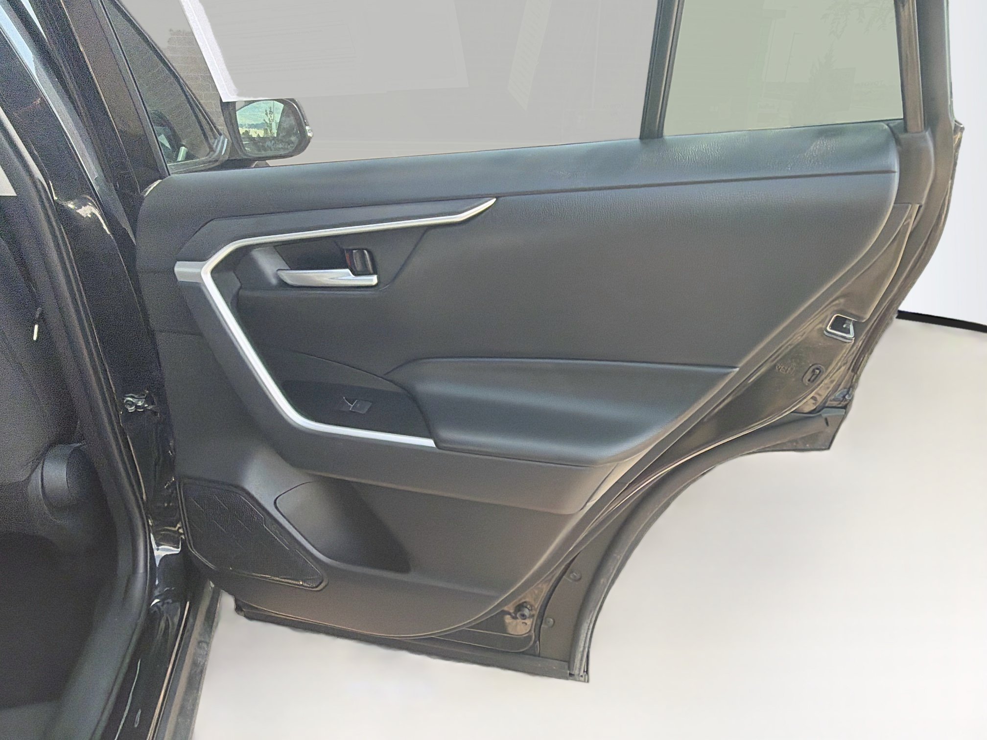 Used 2025 Toyota RAV4 XLE AWD/4WD image 31