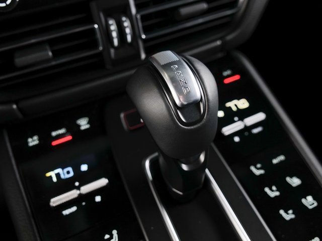 Certified 2026 Porsche Macan AWD/4WD image 24