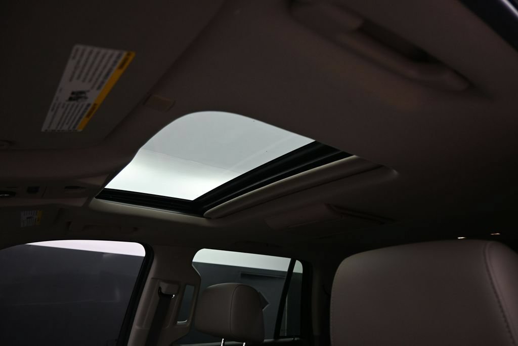 Used 2019 Chevrolet Tahoe Premier AWD/4WD image 13