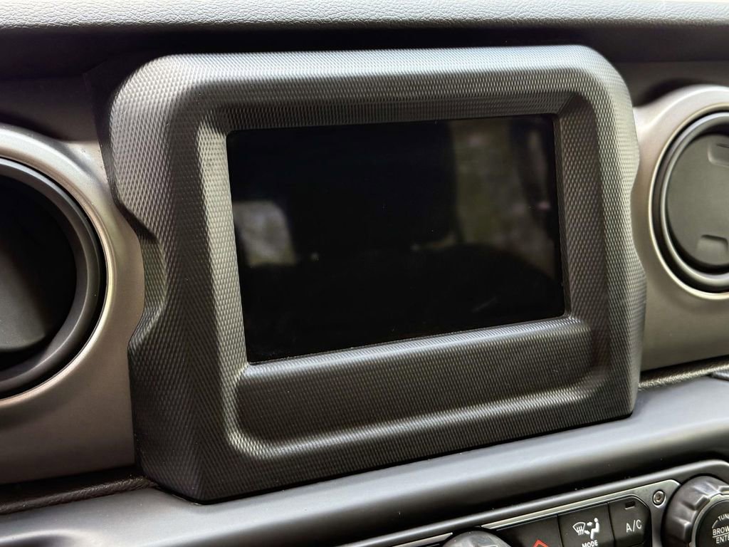 Used 2021 Jeep Gladiator Sport image 16