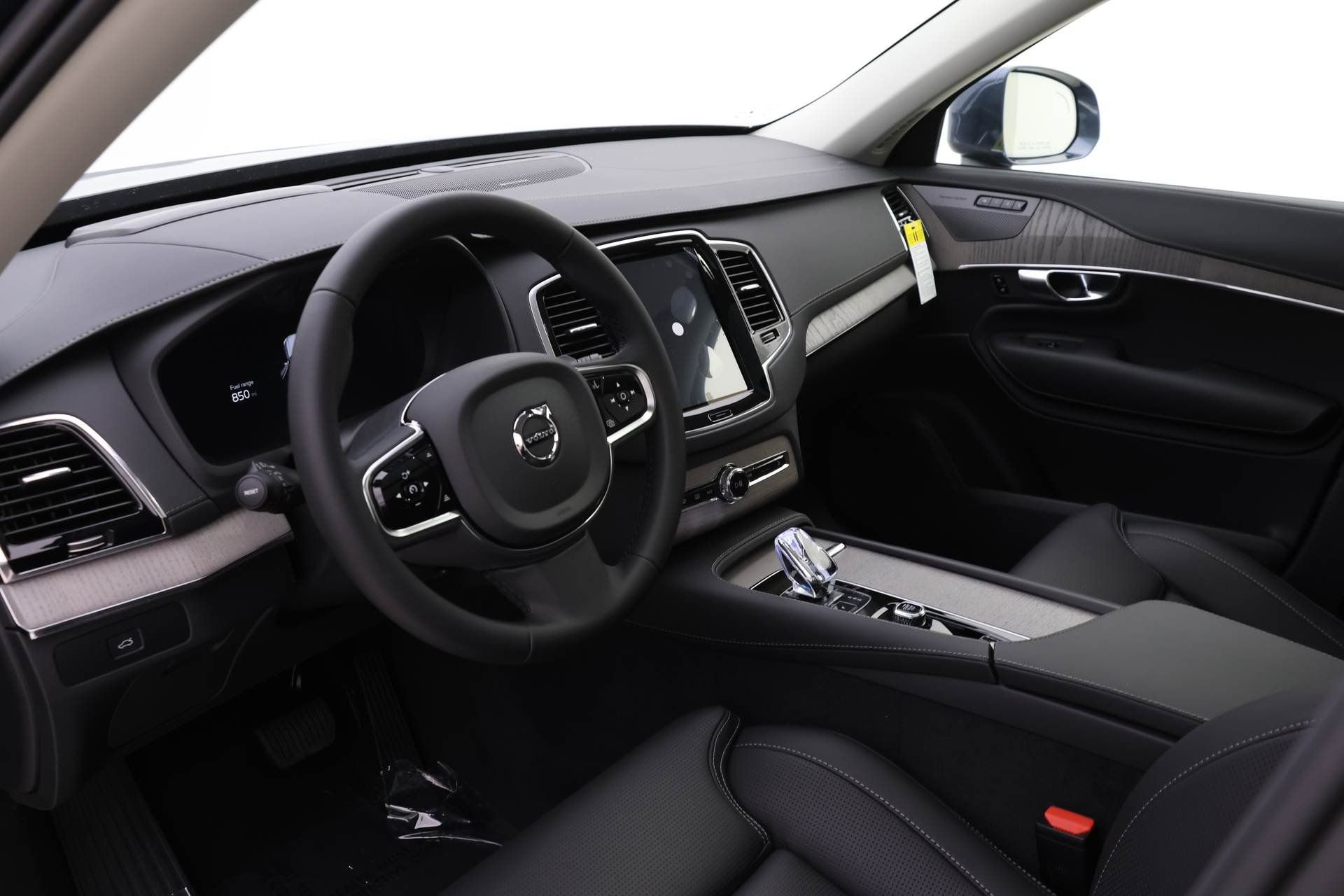 New 2025 Volvo XC90 B6 Ultra AWD/4WD image 6