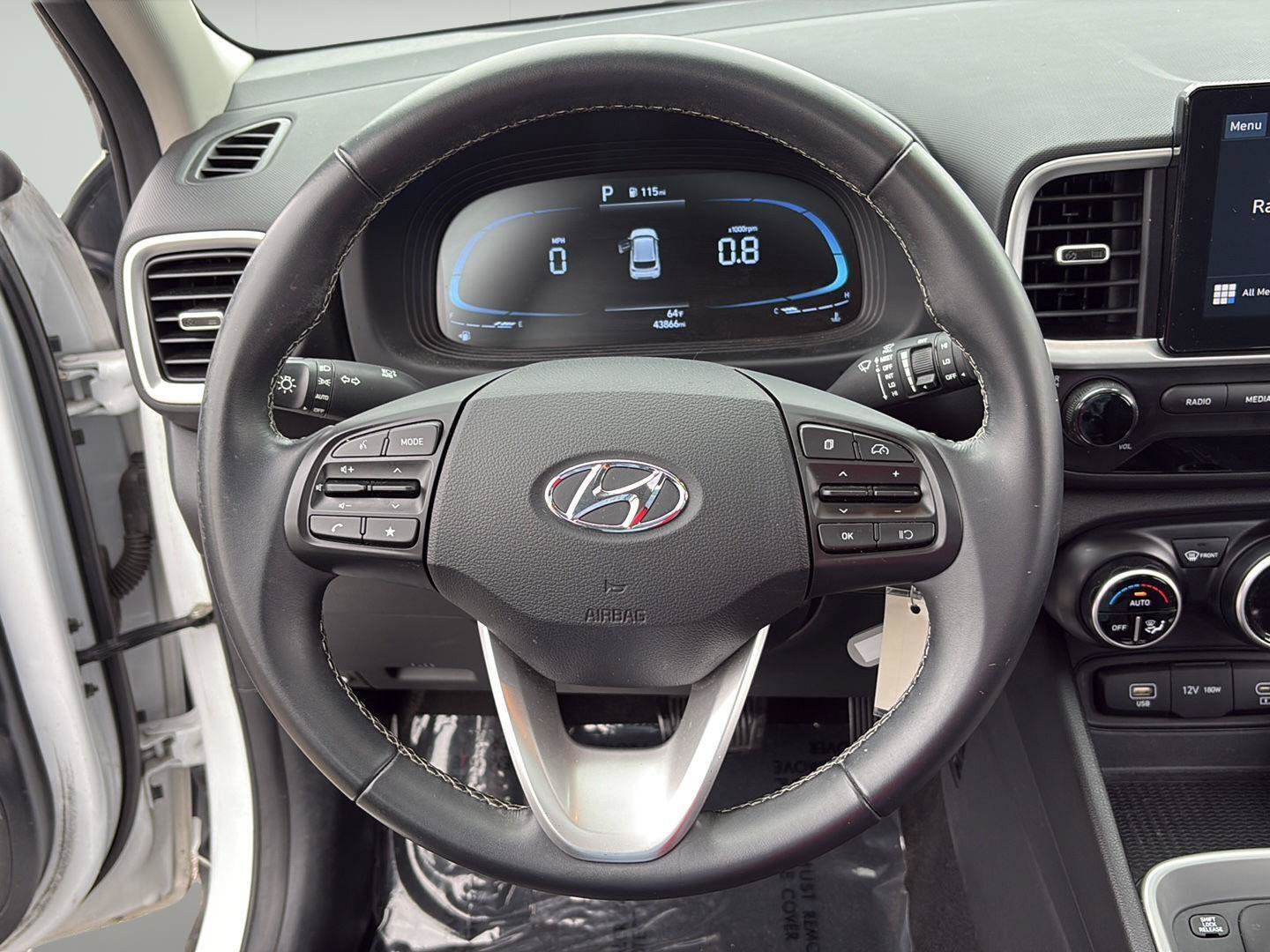 Used 2023 Hyundai Venue SEL w/ Cargo Package FWD image 5