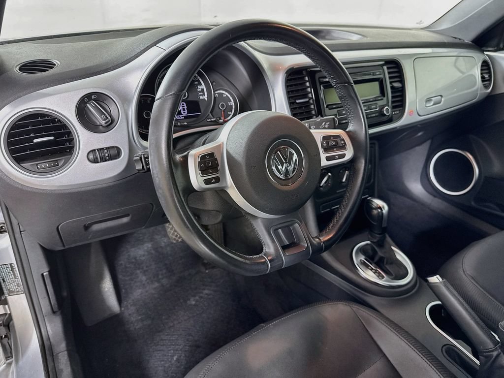 Used 2014 Volkswagen Beetle 2.5 FWD image 9
