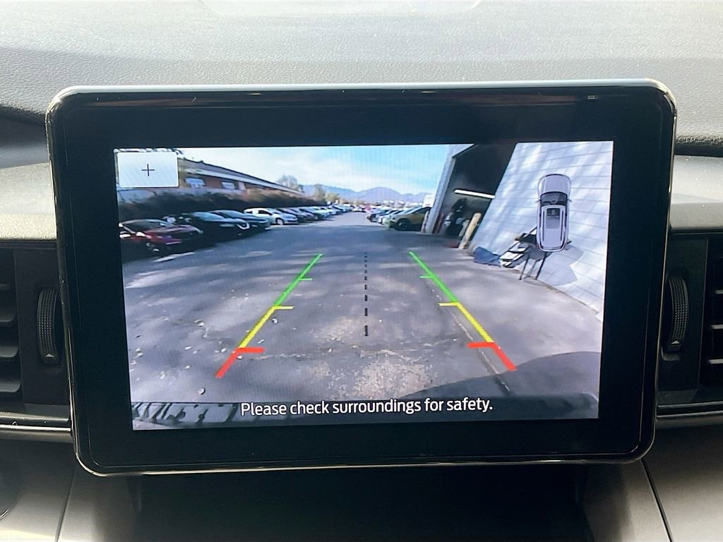 Used 2023 Ford Explorer XLT image 13