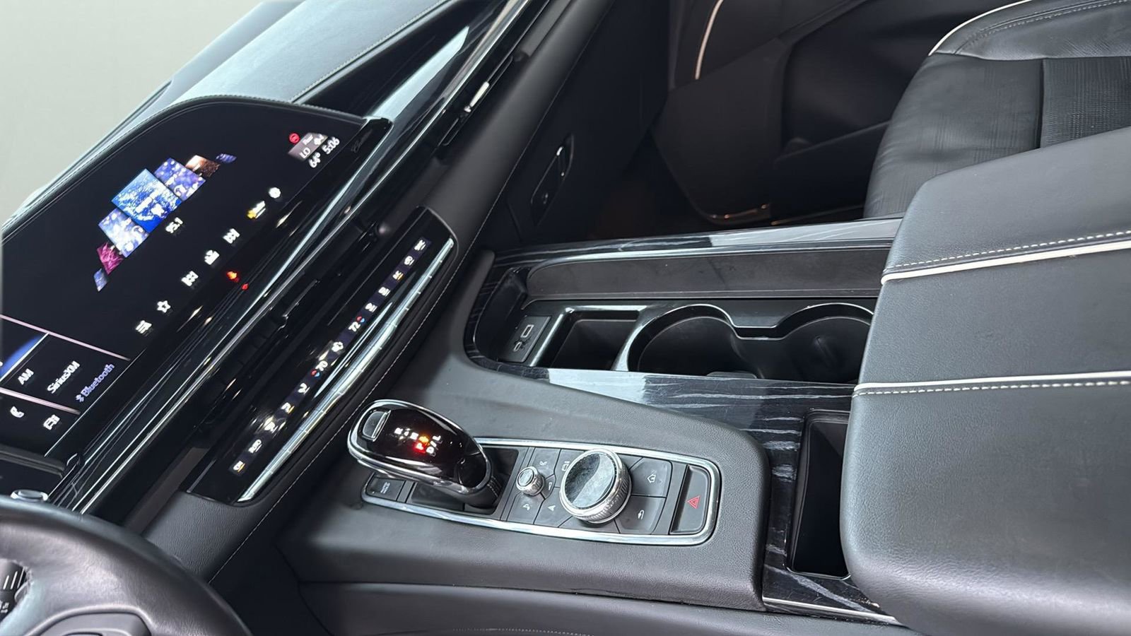 Used 2022 Cadillac Escalade Sport w/ Heavy-Duty Trailer Package image 21