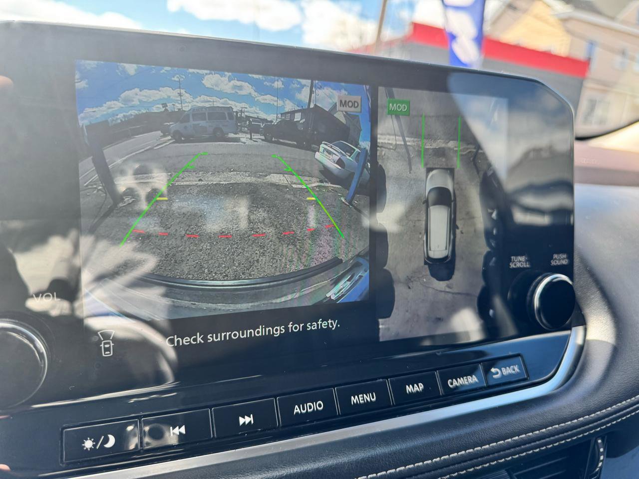 Used 2022 Nissan Rogue Platinum w/ Head-Up Display Package AWD/4WD image 17