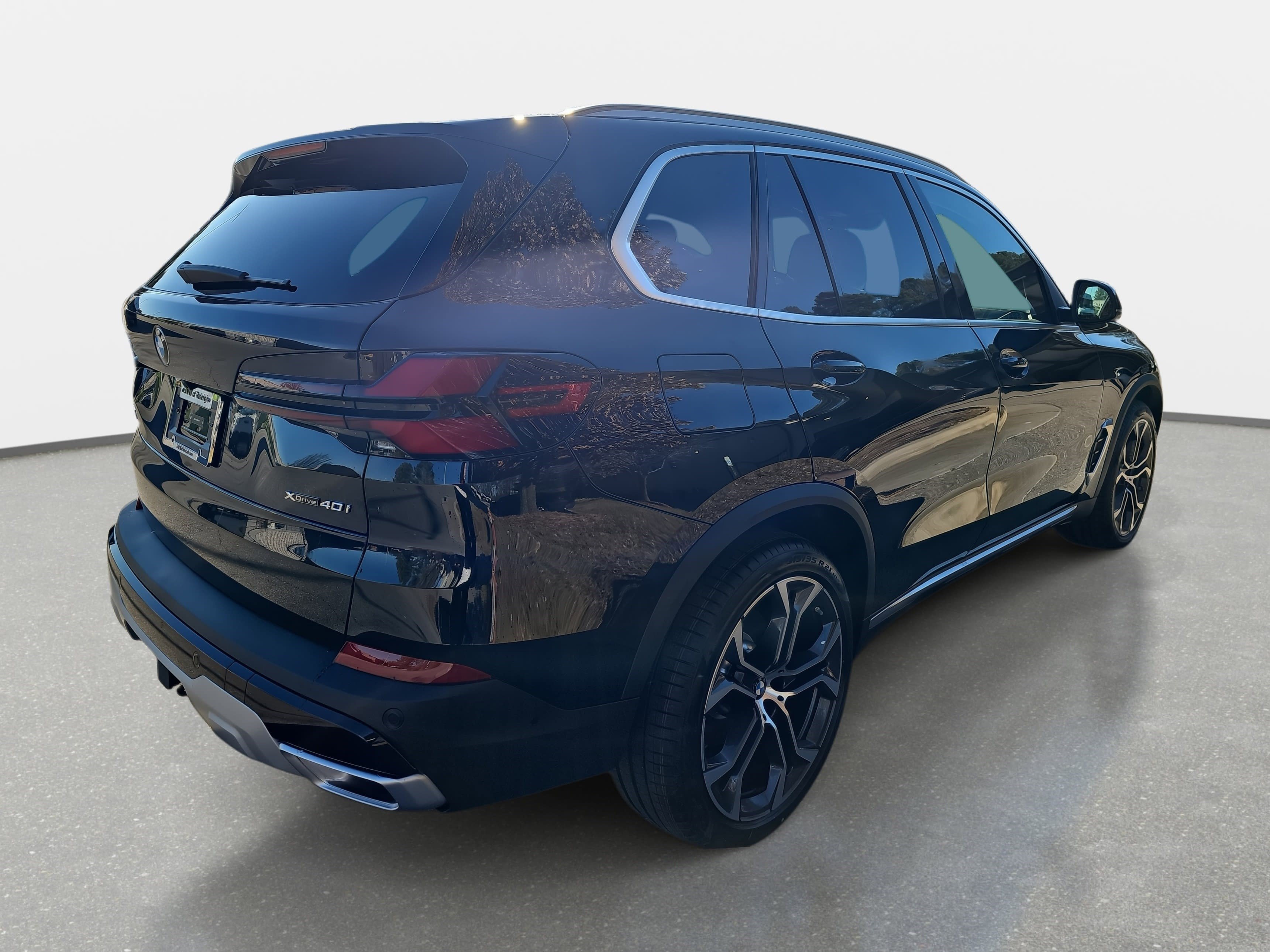 New 2026 BMW X5 xDrive40i w/ Climate Comfort Package image 5