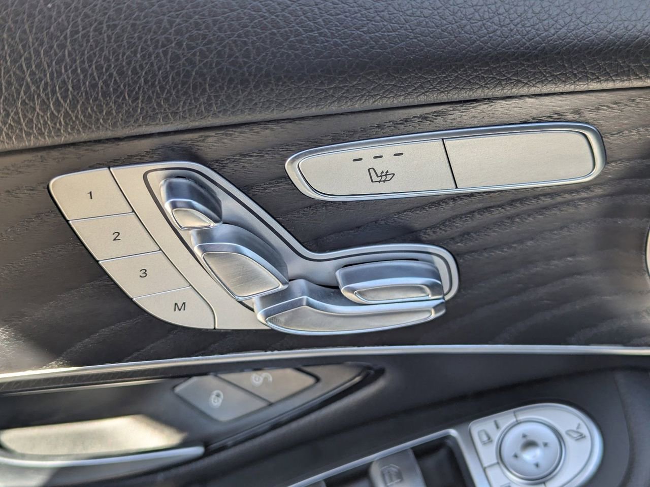 Used 2018 Mercedes-Benz GLC 300 w/ AMG Line image 21