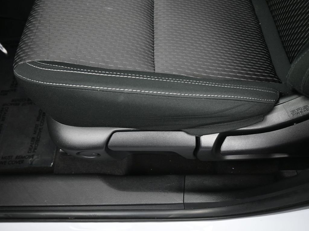 Used 2023 Mitsubishi Outlander ES image 15