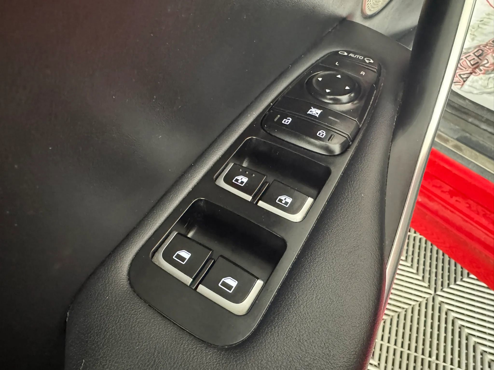 Used 2018 Kia Stinger GT2 AWD/4WD image 44