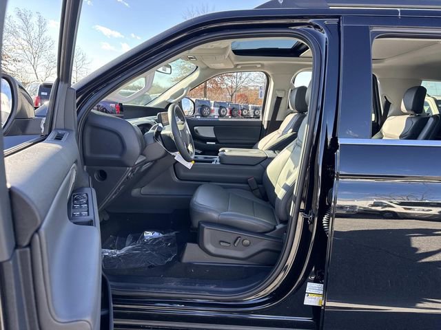 New 2025 Ford Expedition Max Active image 11