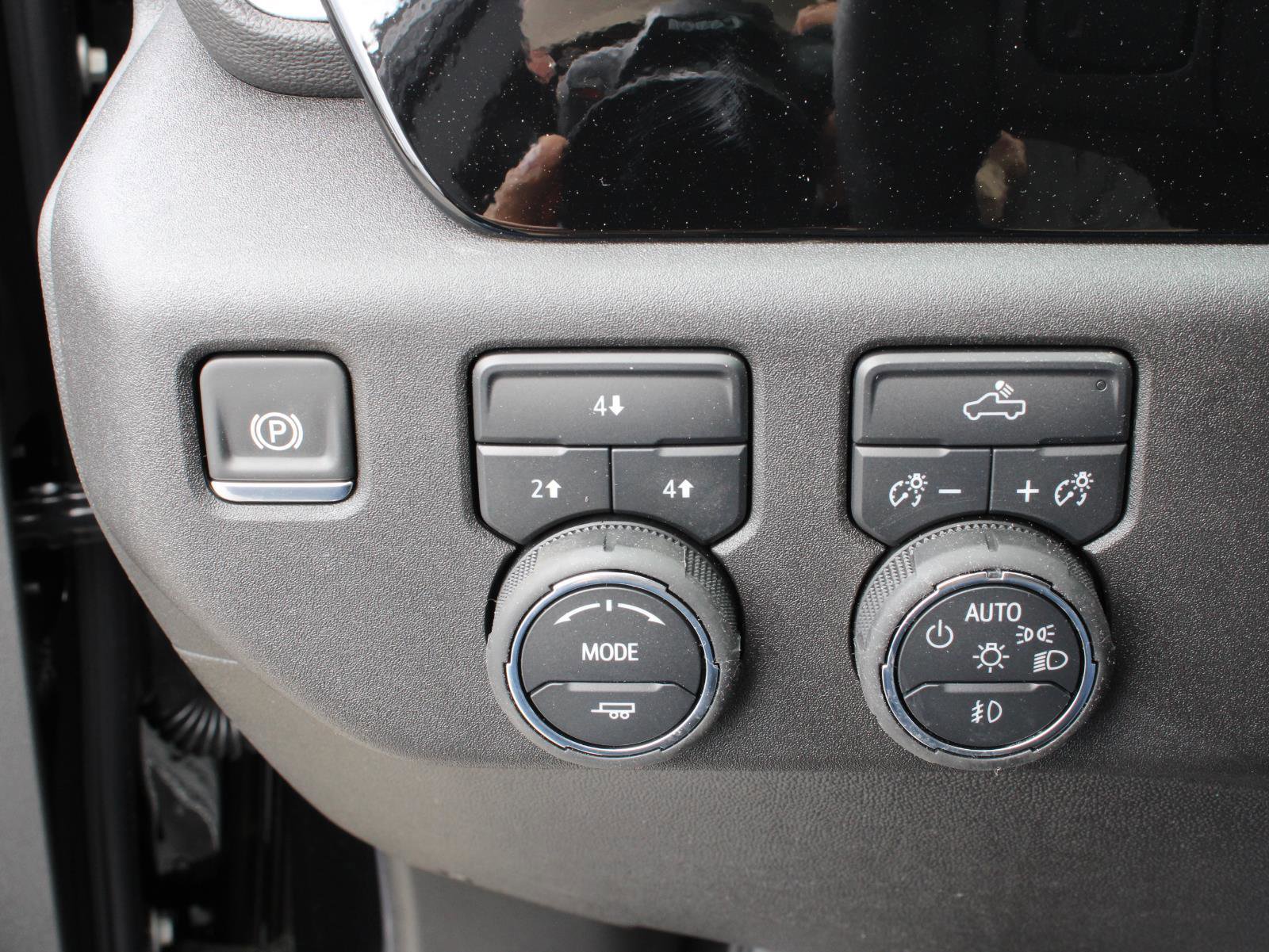 New 2025 Chevrolet Silverado 2500 LT w/ Convenience Package image 18