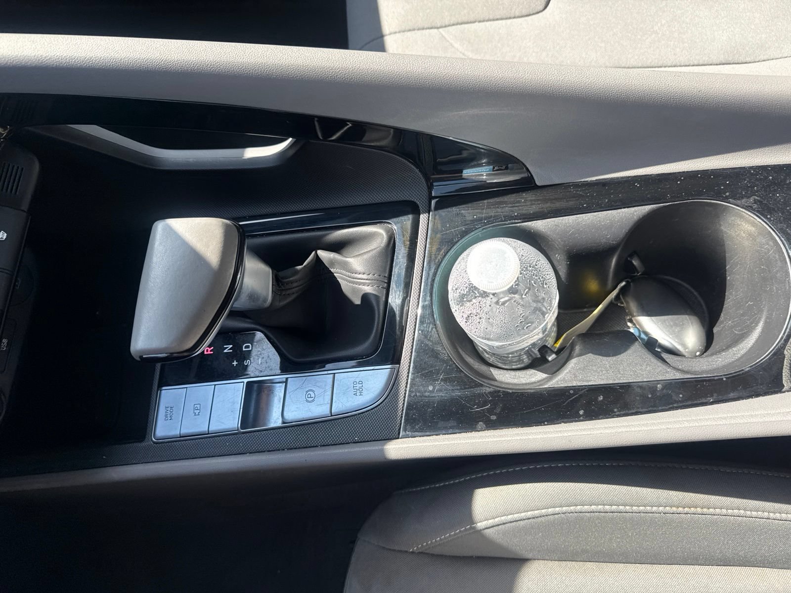 Used 2025 Hyundai Elantra SEL FWD image 32