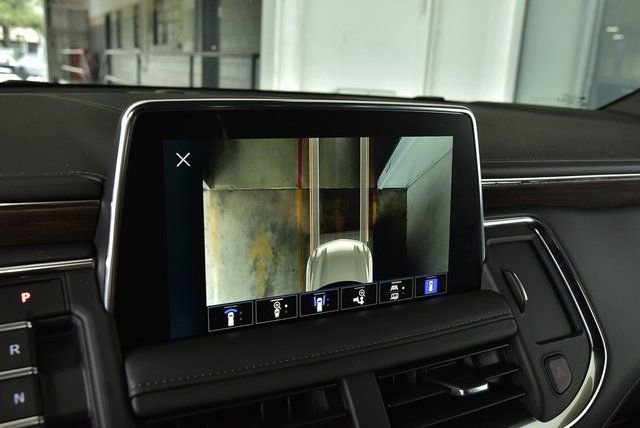 Used 2024 Chevrolet Suburban High Country AWD/4WD image 33