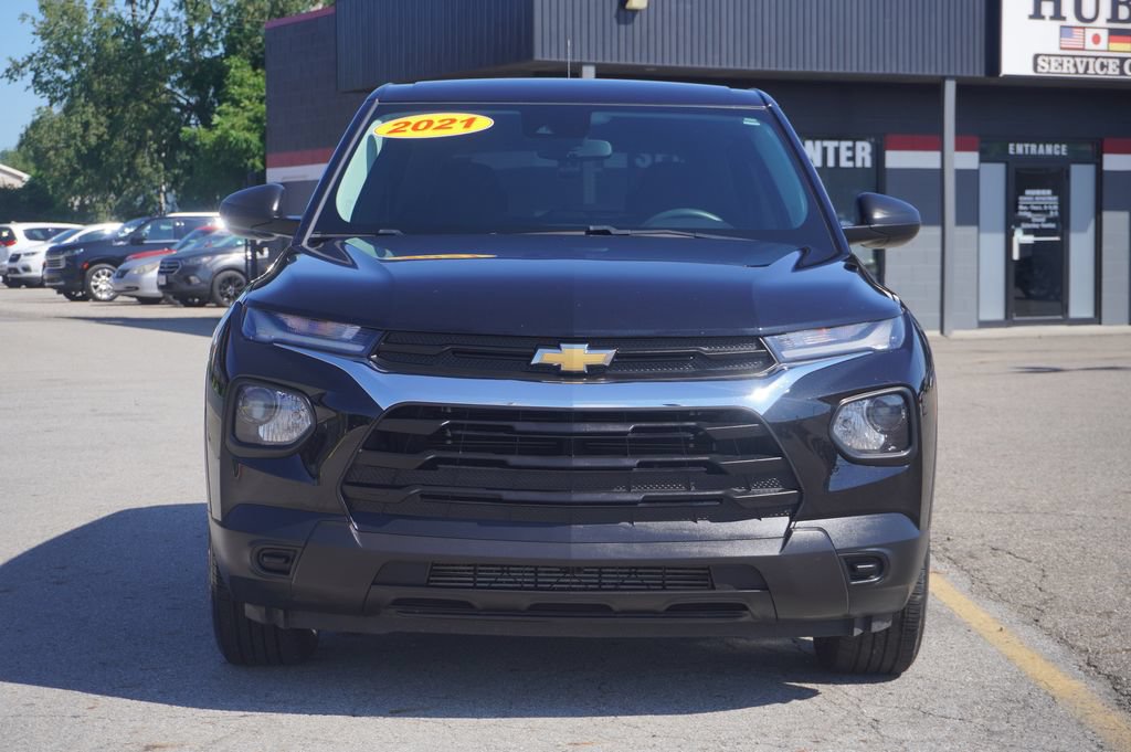 Used 2021 Chevrolet TrailBlazer LS FWD image 2